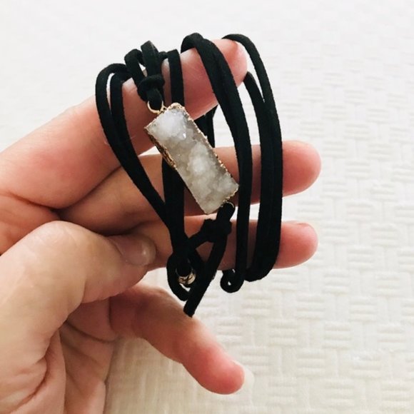 Off White Faux Druzy Bracelet Necklace Black Suede - Picture 2 of 4